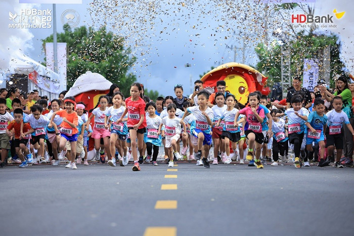Các bạn nhỏ sải bước đầy tự tin trên đường đua Kid run 4-1759142247374.jpg