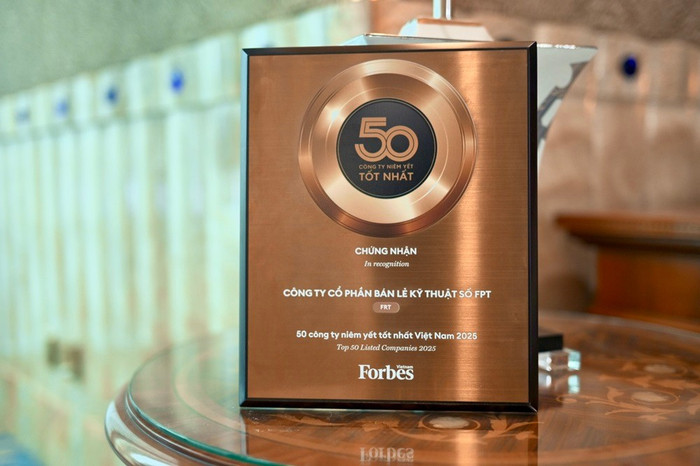 Đây là lần thứ hai FPT Retail vào top 50 của Forbes Việt Nam, thể hiện khả năng tăng trưởng bền vững và thích ứng linh hoạt trước biến động thị trường 2-1.jpg