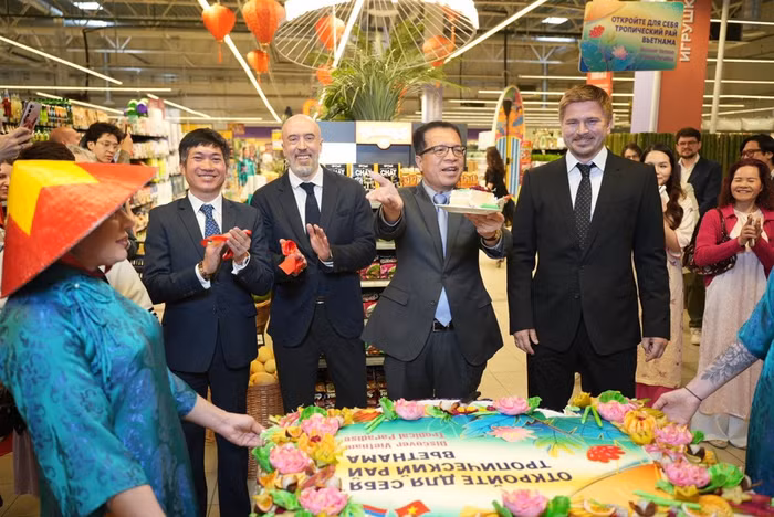 Lễ khai trương có sự tham dự của Đại sứ Đặc mệnh toàn quyền Việt Nam tại Liên bang Nga cùng các đại diện từ Tập đoàn Masan, Tập đoàn Magnit và các đối tác địa phương