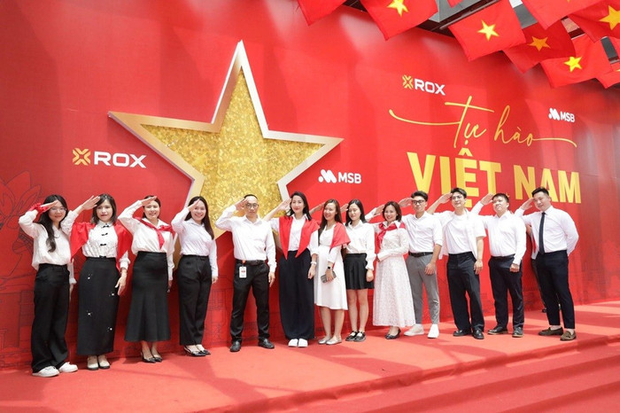 Check-in cùng bức tường Tự hào Việt Nam trên đường Nguyễn Chí Thanh