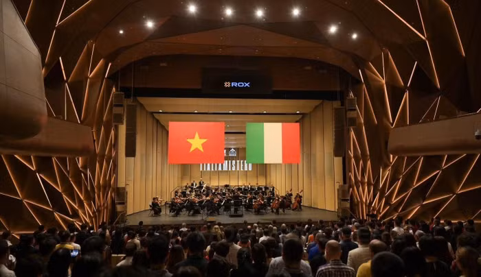 Dàn nhạc nhà hát Teatro Massimo lần đầu biểu diễn tại Hà Nội