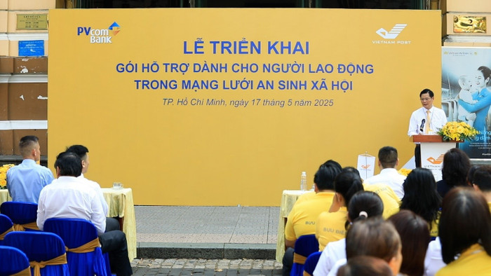 Ông Nguyễn Như Thuận, Giám đốc HCM Post mong rằng sản phẩm này sẽ là điểm tựa tài chính vững chắc và đồng hành cùng người lao động t4.jpg