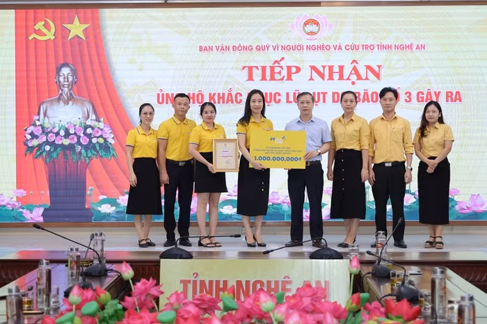 PVcomBank hỗ trợ nhân dân tỉnh Nghệ An sớm ổn định cuộc sống, khôi phục sản xuất