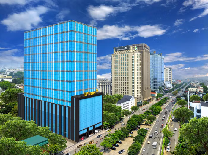 LPBank công bố lợi nhuận trước thuế năm 2024 đạt 12.168 tỷ đồng, chính thức bước chân vào nhóm doanh nghiệp có lợi nhuận trên 10.000 tỷ đồng