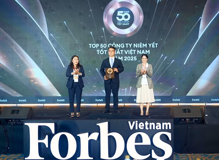 FPT Retail được vinh danh trong “Top 50 công ty niêm yết tốt nhất 2025” của Forbes Việt Nam