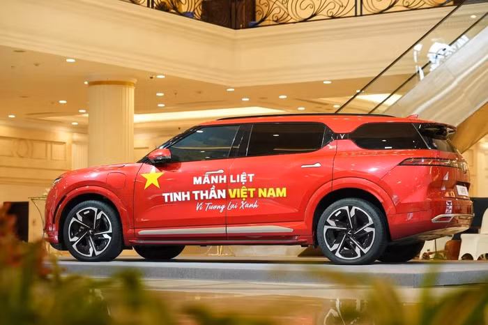 VinFast phát động chiến dịch “mãnh liệt tinh thần Việt Nam - Vì tương lai xanh” lần 3