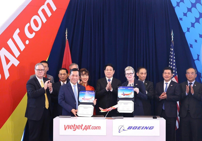 Chủ tịch nước Lương Cường tham dự lễ ký kết bàn giao máy bay giữa Boeing và Vietjet photo-5.jpg