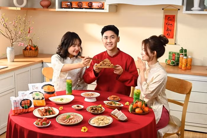 Thưởng thức bộ ba hương vị nem giòn rụm, nhân ngọt thơm đầy đặn từ TH true FOOD