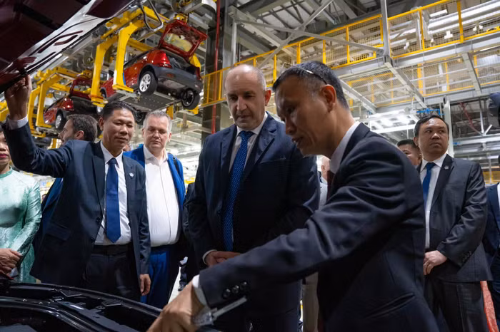 Tổng thống Bulgaria đến thăm và làm việc tại tổ hợp nhà máy VinFast Hải Phòng