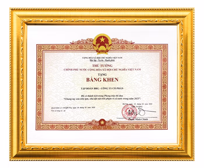 01-bang-khen-cua-thu-tuong-chinh-phu-trao-tang-madame-nguyen-thi-nga.png