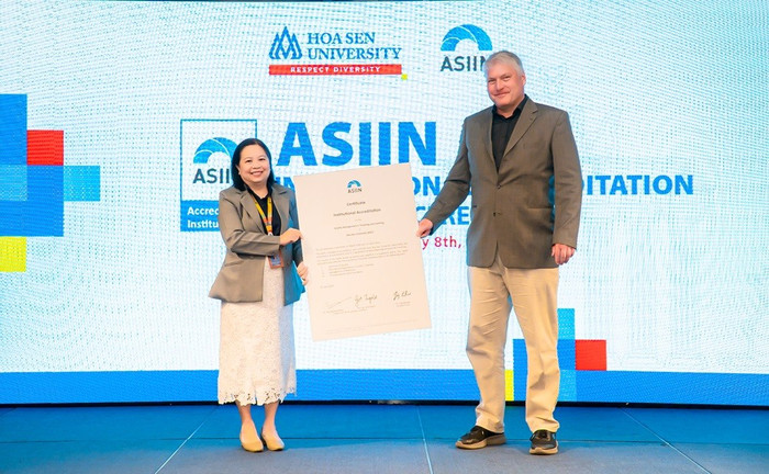 Hoa Sen là trường Đại học tư thục đầu tiên cả nước đạt chứng nhận kiểm định cấp cơ sở giáo dục theo chuẩn châu Âu ASIIN sen2.jpg