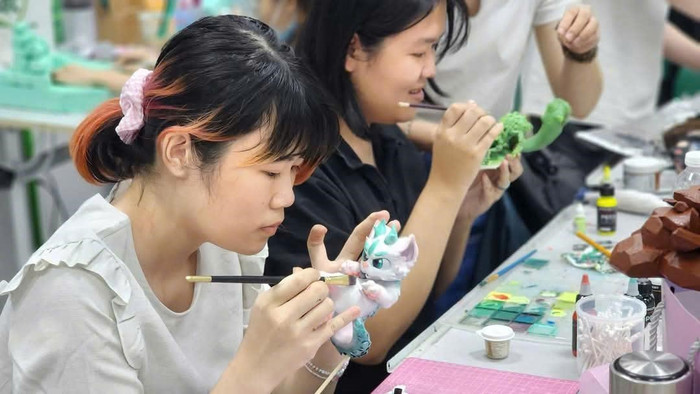 Sinh viên lên ý tưởng và tự tay thiết kế sinh vật ngay trên lớp