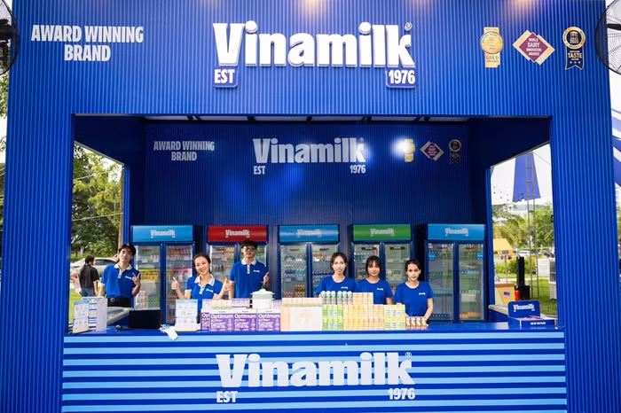 Không gian trải nghiệm với nhiều sản phẩm dinh dưỡng đa dạng của Vinamilk sẵn sàng chào đón các bé cùng các bậc phụ huynh tại Ngày hội “Phú Mỹ Hưng hướng về trẻ em”. Ảnh: Vi Nam