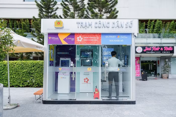 TPBank tiên phong triển khai mô hình LiveBank 24/7 kết hợp Trạm công dân số
