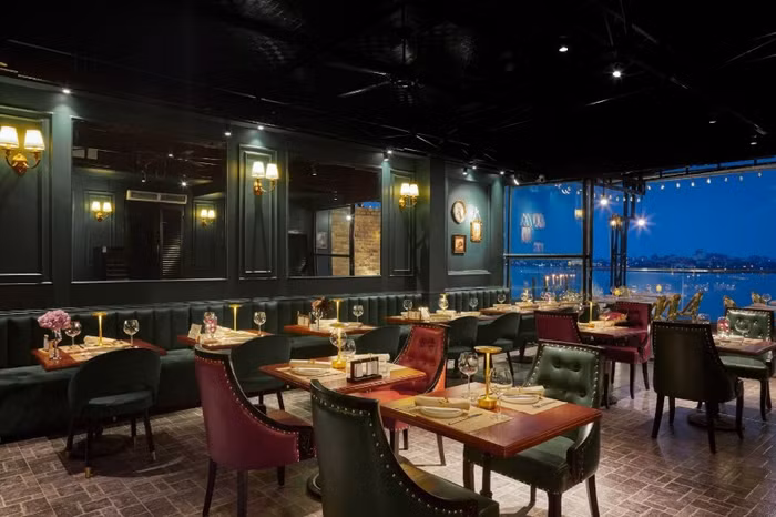 Không gian lãng mạn với tông xanh cổ điển tại La Libra Steak House Westlake 481 Lạc Long Quân, Tây Hồ, Hà Nội