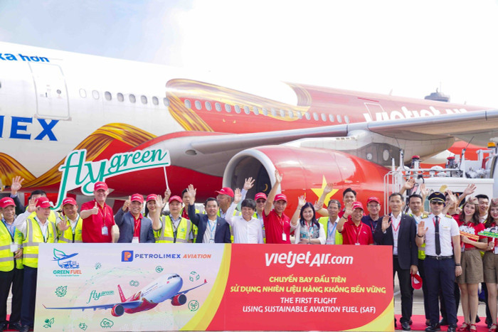 Chuyến bay đầu tiên dùng nhiên liệu SAF tại Việt Nam do Vietjet khai thác cất cánh sáng nay từ sân bay Tân Sơn Nhất, TP.HCM