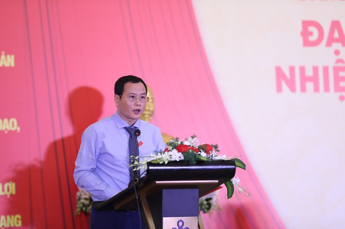 Đồng chí Nguyễn Thanh Tùng, Ủy viên thường vụ Quận ủy, Phó Chủ tịch Ủy ban nhân dân Quận Đống Đa phát biểu dc-nguyen-thanh-tung-pho-chu-tich-ubnd-quan-dong-da-tai-dai-hoi.jpg