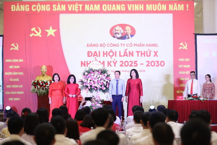 ong-nguyen-thanh-tung-pho-chu-tich-ubnd-quan-dong-da-cung-chu-tich-doan-dai-hoi.jpg