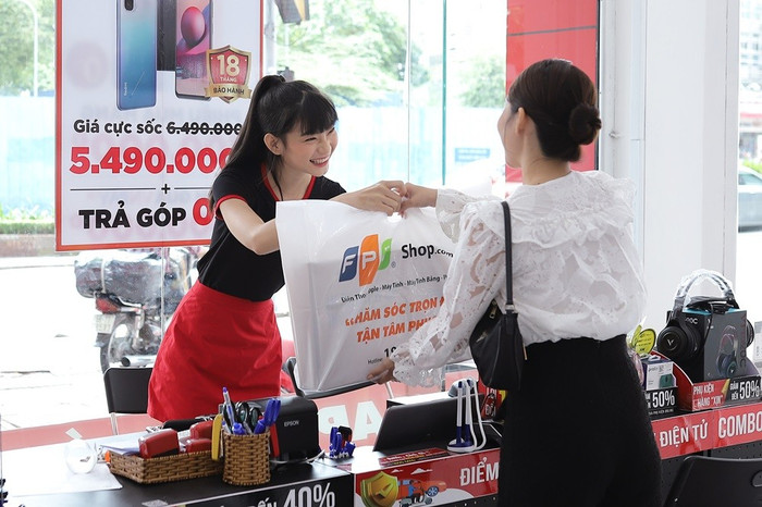 FPT Shop duy trì tăng trưởng ổn định trong nửa đầu năm 2025 13-1.jpg