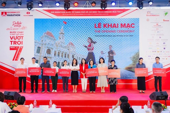 Khai mạc Giải marathon quốc tế TP.HCM Techcombank lần thứ 7