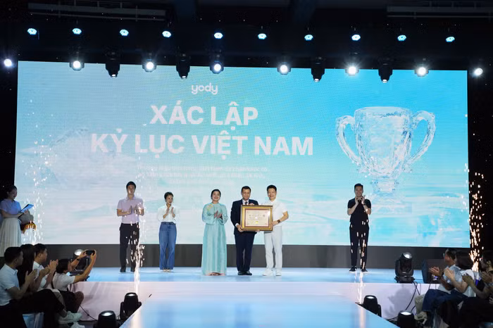 Xác lập kỷ lục cho ngành thời trang: Góc nhìn từ chiến lược công nghệ và dữ liệu