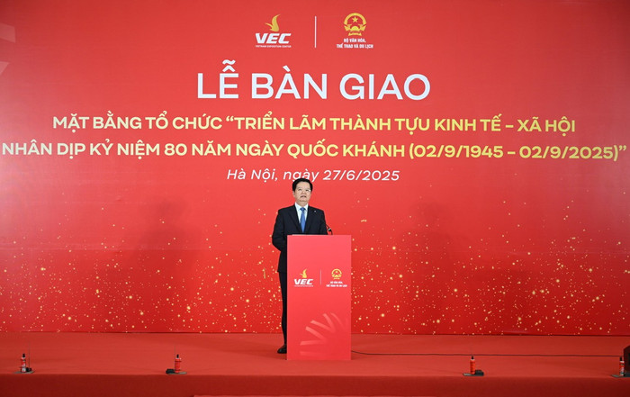 Phó Thủ tướng Chính phủ Mai Văn Chính, Trưởng Ban Chỉ đạo Triển lãm biểu dương Tập đoàn Vingroup đã triển khai thi công thần tốc, vượt tiến độ đề ra a2-6.jpg