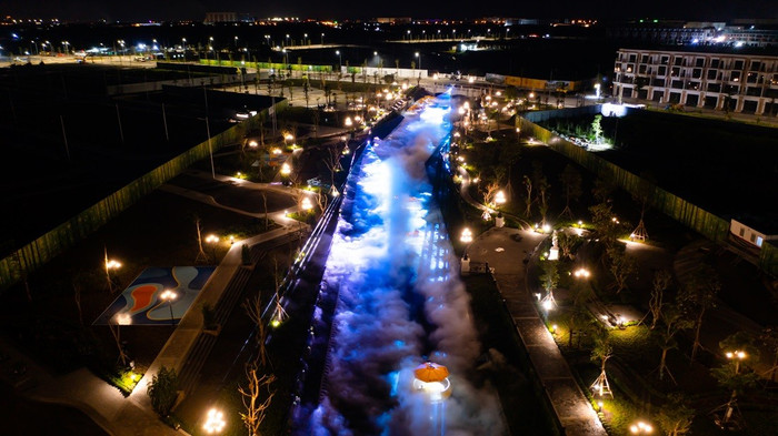 Khung cảnh siêu thực trên Dòng sông Ánh sáng tại đại đô thị T&T City Millennia