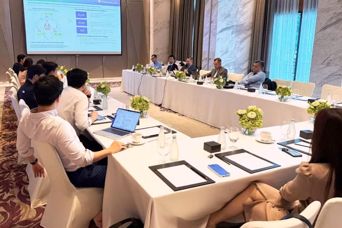 VPBankS tiếp xúc với các đối tác quốc tế