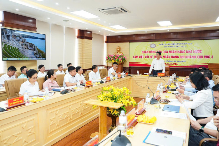 Phó Thống đốc đề nghị Ngân hàng Nhà nước khu vực 3 tiếp tục triển khai các giải pháp tháo gỡ khó khăn cho người dân