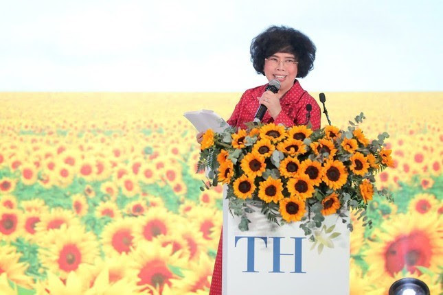 Anh hùng lao động Thái Hương, Nhà Sáng lập - Chủ tịch Hội đồng chiến lược Tập đoàn TH phát biểu tại hội thảo th1-3400-9104.jpg