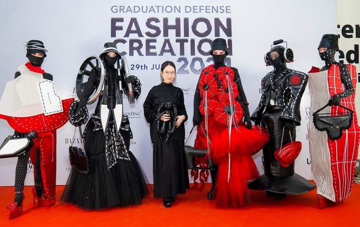 Bộ sưu tập “QUINTESSENCE CONVERGES” của Nhà thiết kế Nguyễn Lan Anh đạt giải nhất tại Fashion Creation 2024 hinh-2-bo-suu-tap-quintessence-converges-cua-nha-thiet-ke-nguyen-lan-anh-dat-giai-nhat-tai-fashion-creation-2024.jpg