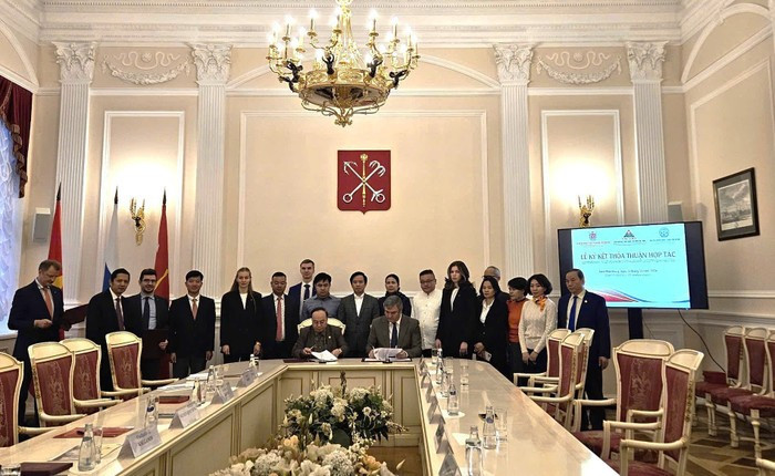 Phó Chủ tịch Kalganov Vyacheslav Gennadievich và Chủ tịch Nguyễn Hồng Sơn ký kết thỏa thuận hợp tác hồi tháng 11/2024 image-4.jpg