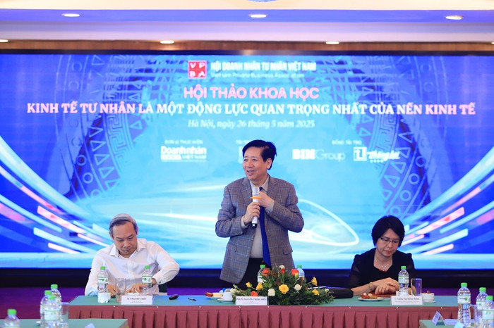 PGS.TS. Nguyễn Trọng Điều, Chủ tịch Hội Doanh nhân Tư nhân Việt Nam chủ trì hội thảo img-4922.jpg