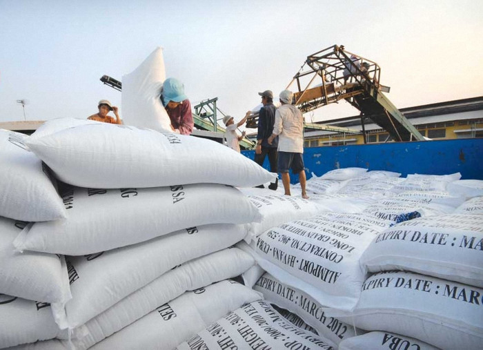 Philippines “chốt cửa” nhập khẩu đến cuối 2025, sóng ngầm mới với gạo Việt