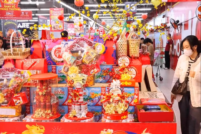 Người Việt chi 73,7 nghìn tỷ đồng sắm Tết Nguyên đán, sức mua năm 2026 tăng 51%