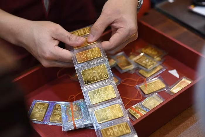 Vàng miếng tăng giá kỷ lục, doanh nghiệp đồng loạt báo "trắng hàng"