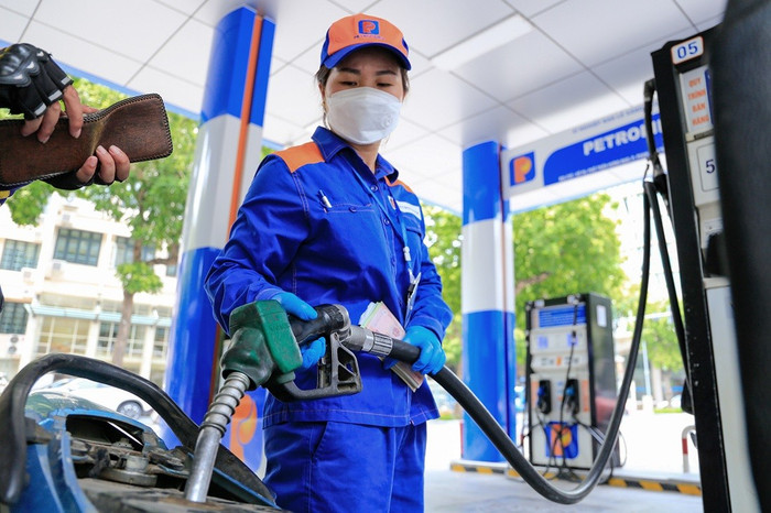 Xăng dầu chính thức được giảm 2% thuế VAT tới hết năm 2026