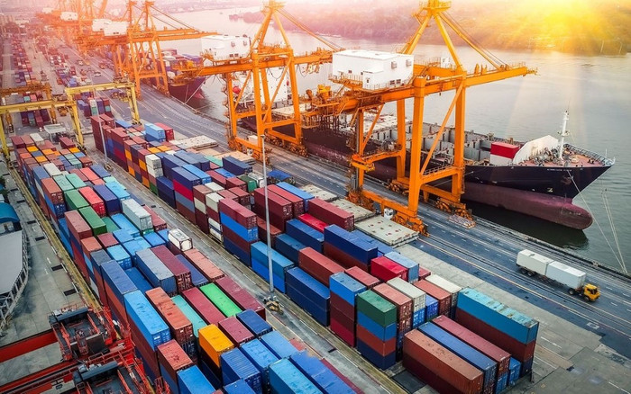 Xuất nhập khẩu hàng hóa vượt 680 tỷ USD sau 9 tháng, xuất siêu gần 17 tỷ USD