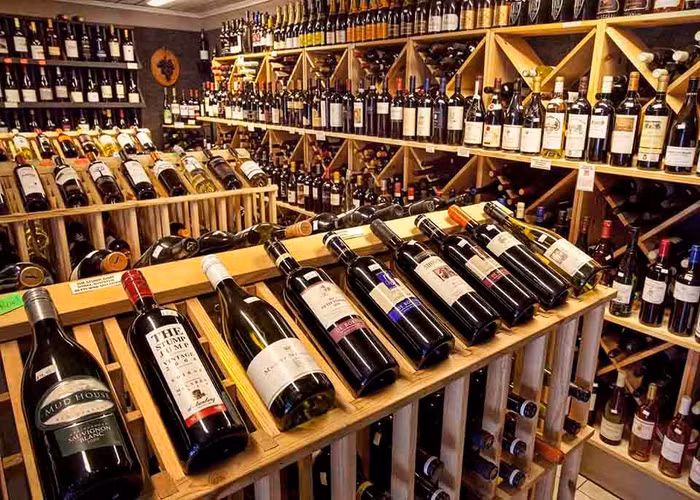 4 doanh nghiệp phân phối rượu bị thu hồi giấy phép