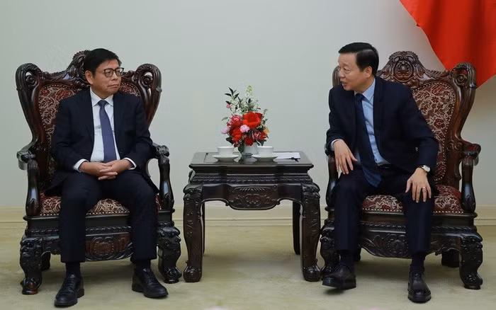 Phó Thủ tướng Trần Hồng Hà mong muốn tập đoàn CRSC, cũng như các doanh nghiệp đường sắt hàng đầu Trung Quốc hợp tác chặt chẽ với doanh nghiệp, đối tác phía Việt Nam