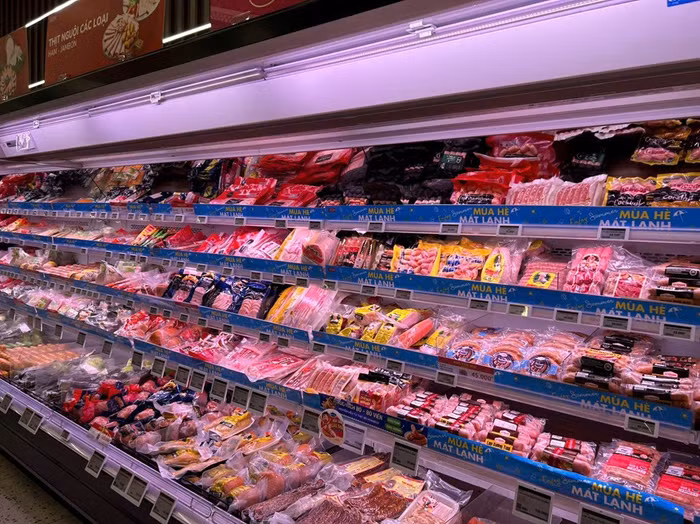 Sản phẩm C.P "biến mất" khỏi loạt siêu thị lớn sau 2 tuần bị tố thịt heo bẩn