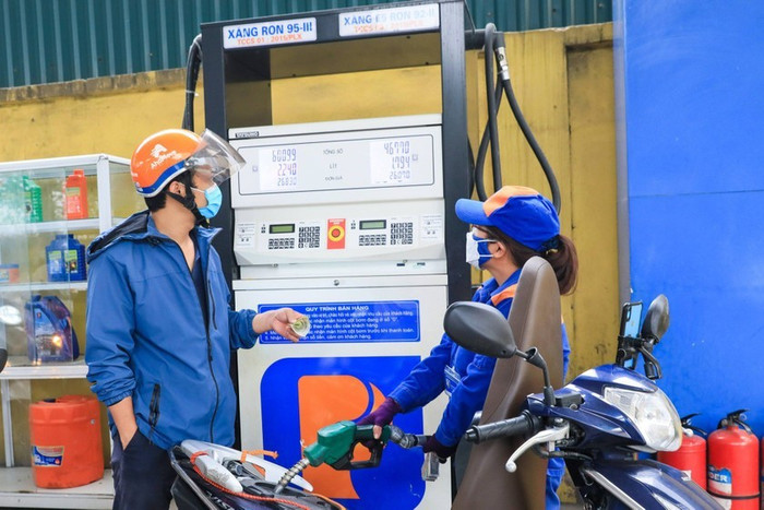 Giá xăng, dầu đồng loạt bật tăng