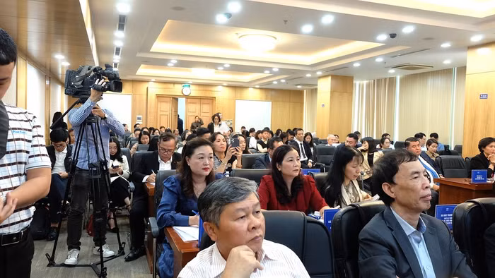 Toàn cảnh diễn đàn