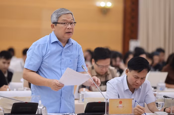 Thiếu tướng Hoàng Anh Tuyên, người phát ngôn Bộ Công an