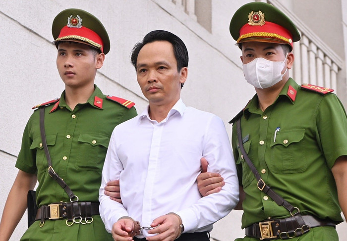 Nhà đầu tư mua cổ phiếu của ông Trịnh Văn Quyết cần làm gì để nhận tiền bồi thường?