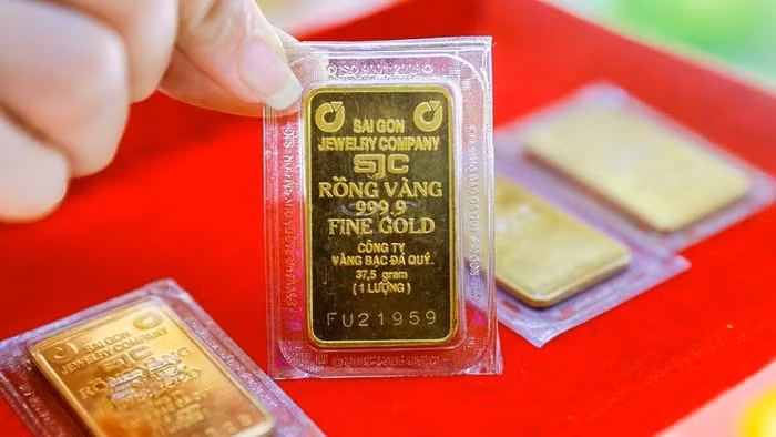 Vàng miếng SJC tiến gần mốc 123 triệu đồng/lượng