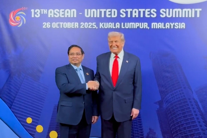 Bên lề Hội nghị cấp cao ASEAN lần thứ 47 và các Hội nghị Cấp cao liên quan diễn ra ngày 26/10/2025 tại Malaysia, Thủ tướng Chính phủ Phạm Minh Chính đã có cuộc tiếp xúc ngắn với Tổng thống Hoa Kỳ Donald Trump Bên lề Hội nghị cấp cao ASEAN lần thứ 47 và các Hội nghị Cấp cao liên quan diễn ra ngày 26/10/2025 tại Malaysia, Thủ tướng Chính phủ Phạm Minh Chính đã có cuộc tiếp xúc ngắn với Tổng thống Hoa Kỳ Donald Trump