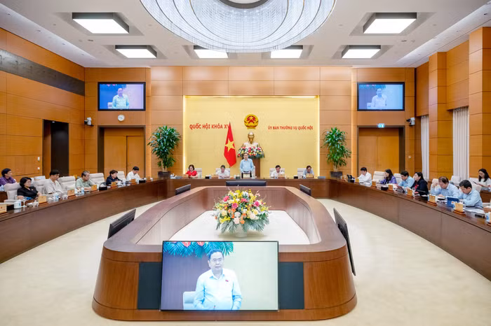 Chủ tịch Quốc hội Trần Thanh Mẫn chủ trì phiên họp của Ủy ban Thường vụ Quốc hội