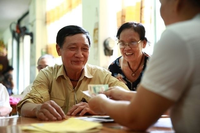 Cán bộ trong trường hợp nghỉ hưu trước tuổi khi sắp xếp bộ máy yên tâm về chế độ ưu đãi