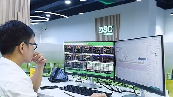 Cổ phiếu chứng khoán nổi sóng, kỳ vọng mở đường cho nhịp tăng mới